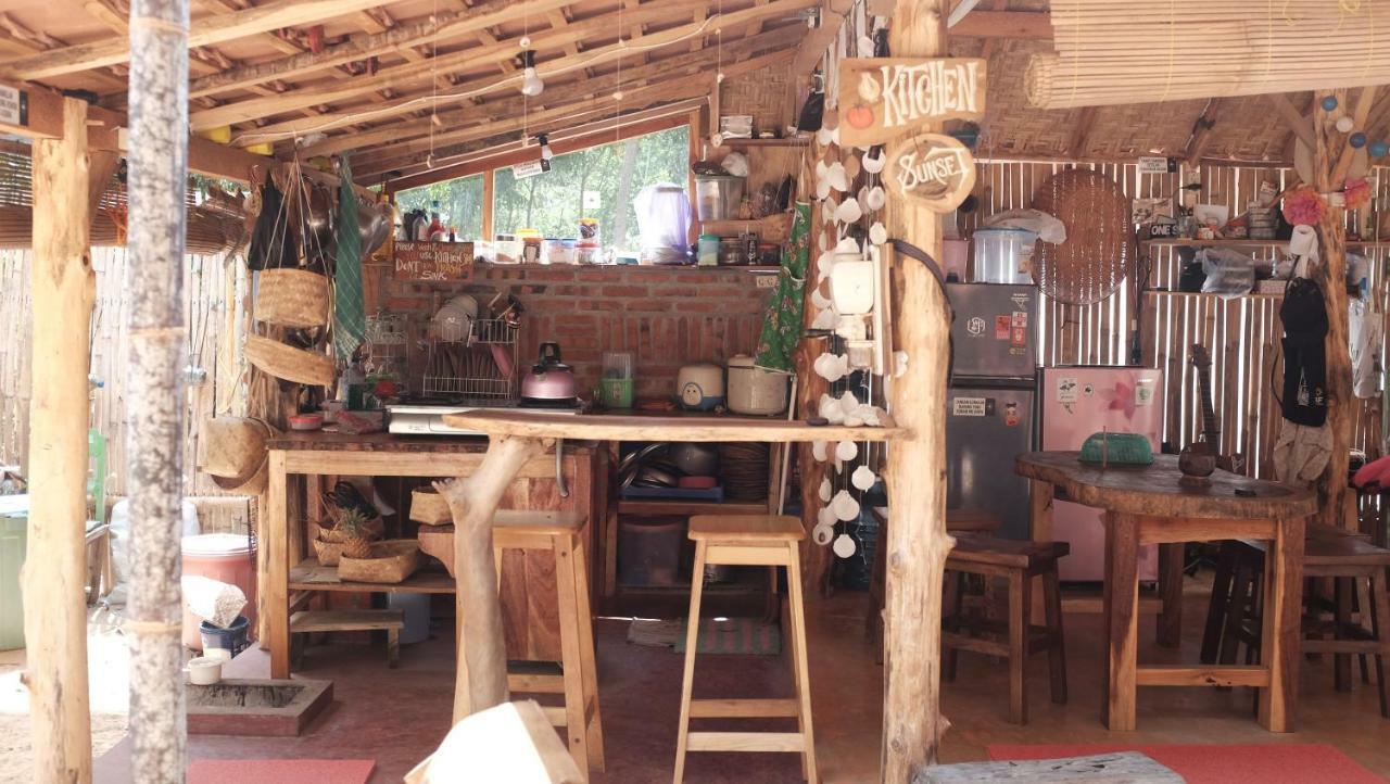 Apartamento Vh Surf Camp Pacitan Exterior foto